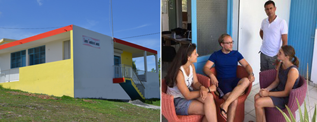 Aussenansicht der Sprachschule und Gespräch zwischen Lehrern und Schülern während einer Sprachreise in Guadeloupe